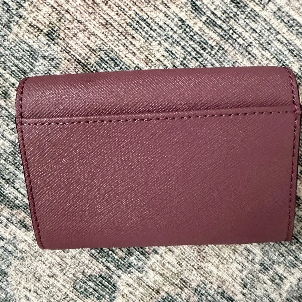 Kate Spade plumberry  Wallet - Picture 2 of 10